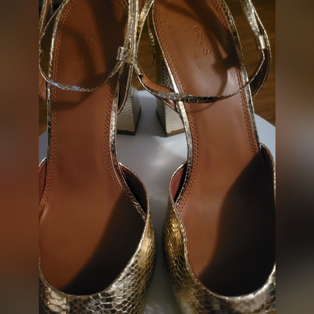 ASOS Gold Snake Skin Block Heel Strap - Picture 6 of 11